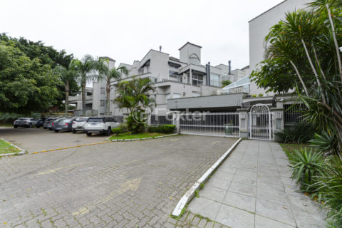 Image 65 - 863582