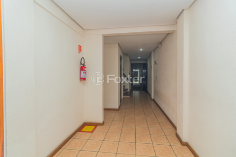Image 29 - 880231