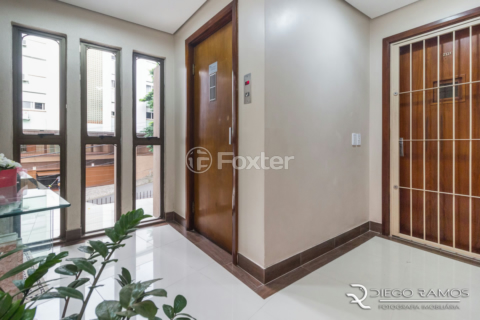 Image 40 - 1017833