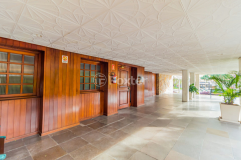 Image 21 - 957006