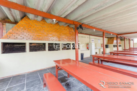 Image 35 - 944050