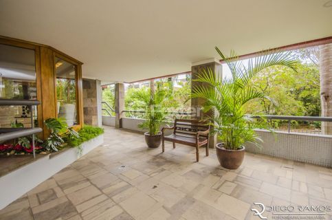 Image 34 - 1017134