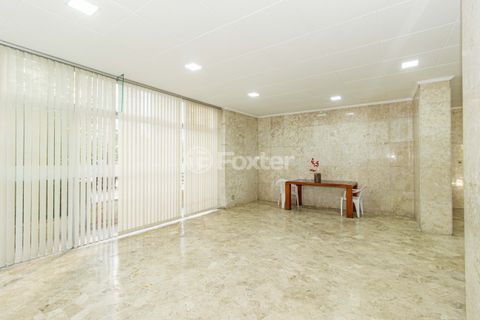 Image 40 - 939342