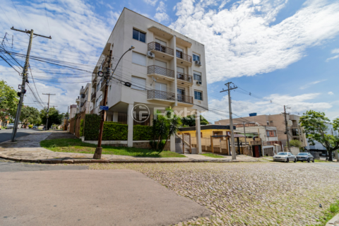 Image 37 - 731675