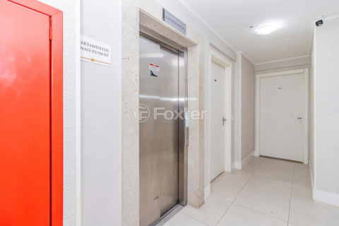 Image 35 - 939333