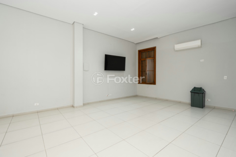 Image 38 - 1006676