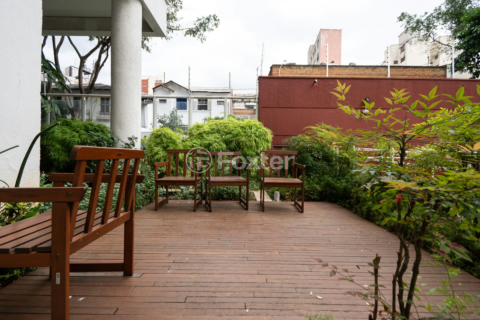 Image 31 - 1006676