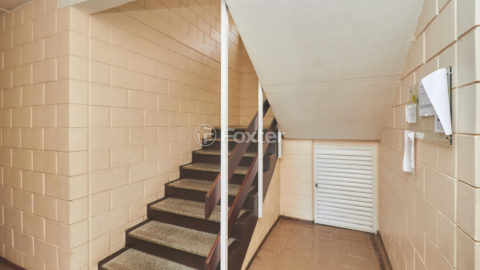 Image 35 - 880215