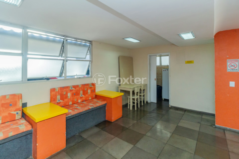 Image 33 - 985107