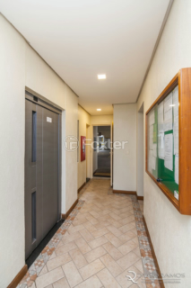 Image 21 - 972574