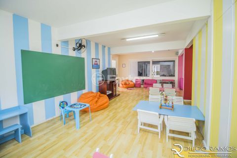 Image 70 - 932414