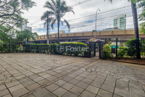 Image 17 - 1010497