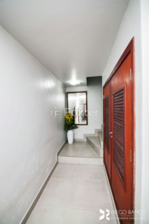 Image 29 - 270305