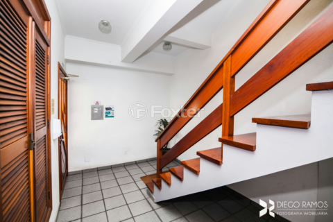 Image 36 - 647494