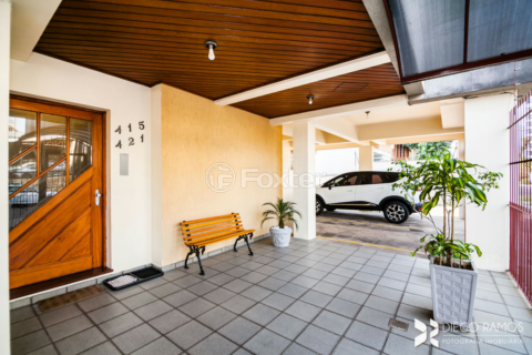 Image 38 - 647494