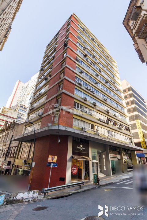 Image 24 - 878185