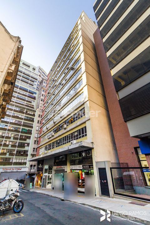 Image 25 - 878185