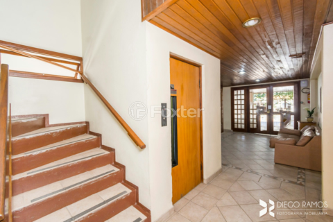 Image 37 - 236105