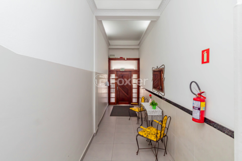 Image 35 - 982098