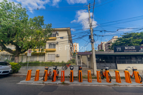 Image 42 - 268300