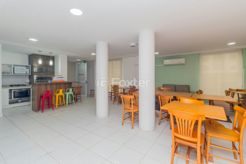 Image 70 - 1003702