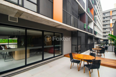 Image 72 - 940674