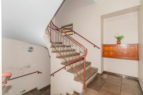 Image 36 - 219001