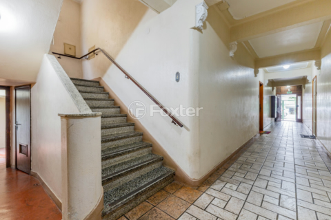 Image 47 - 984230