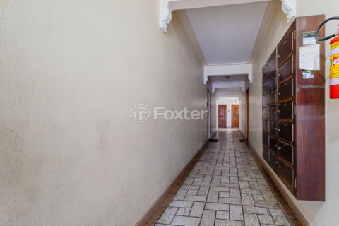 Image 46 - 984230