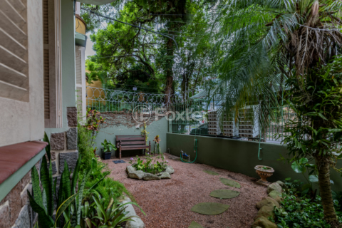 Image 45 - 984230