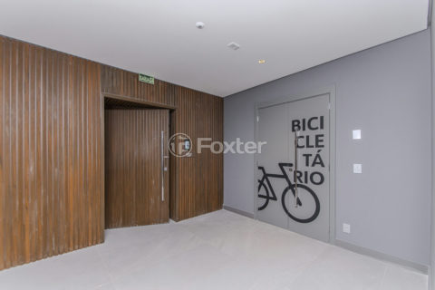 Image 35 - 882933