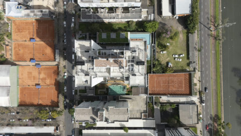 Image 29 - 882933