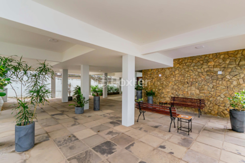 Image 31 - 932425