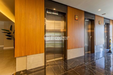 Image 37 - 992307