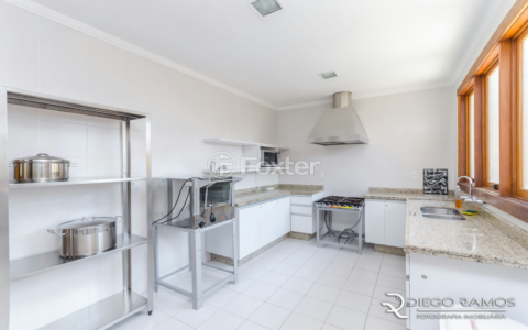 Image 4 - 1005357