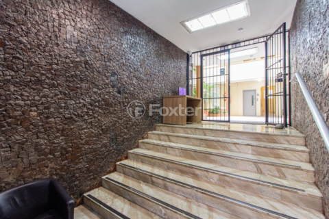 Image 32 - 931879
