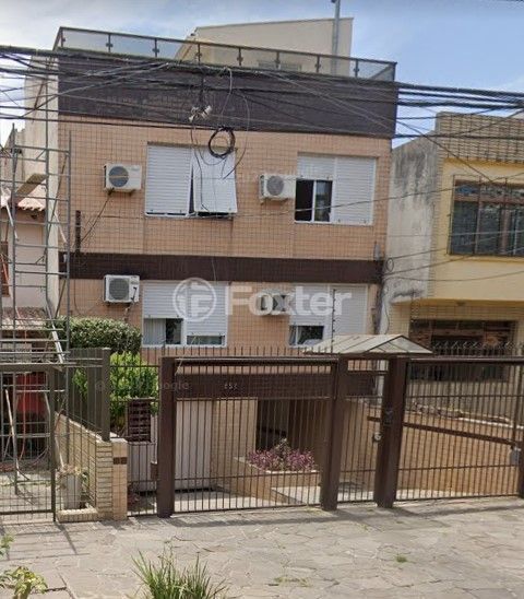 Image 24 - 1010749