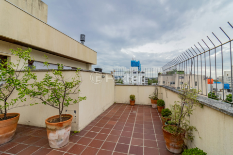 Image 17 - 1012578