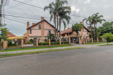 Image 40 - 302125