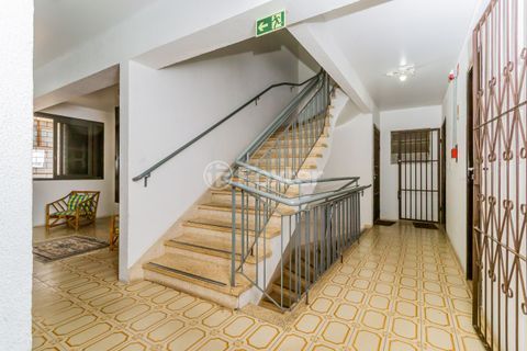 Image 22 - 915091