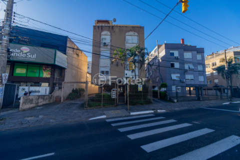 Image 34 - 1001373