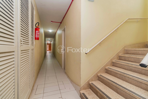 Image 29 - 298515