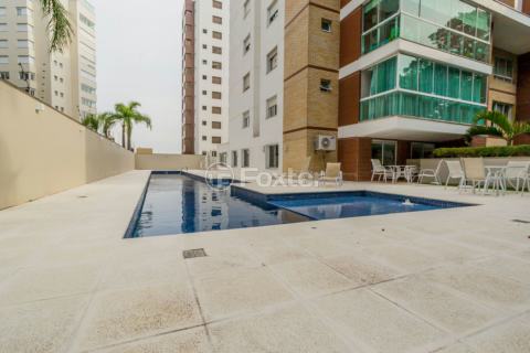 Image 17 - 1011934