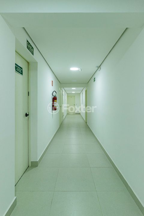 Image 25 - 933703