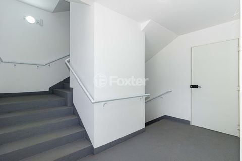 Image 27 - 933703