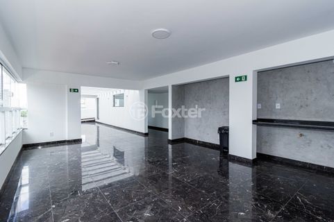 Image 32 - 933703
