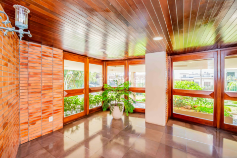 Image 7 - 1018947