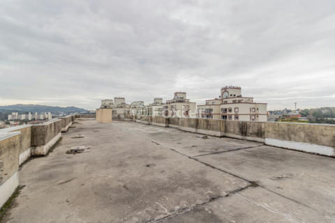Image 45 - 987410