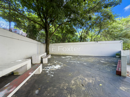 Image 21 - 991321