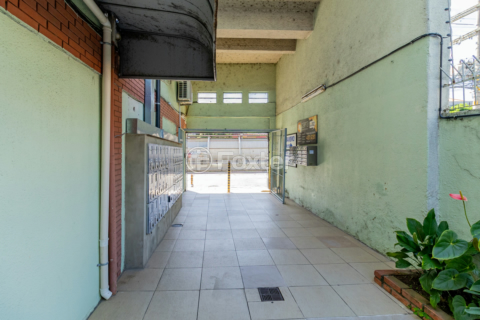 Image 30 - 987399